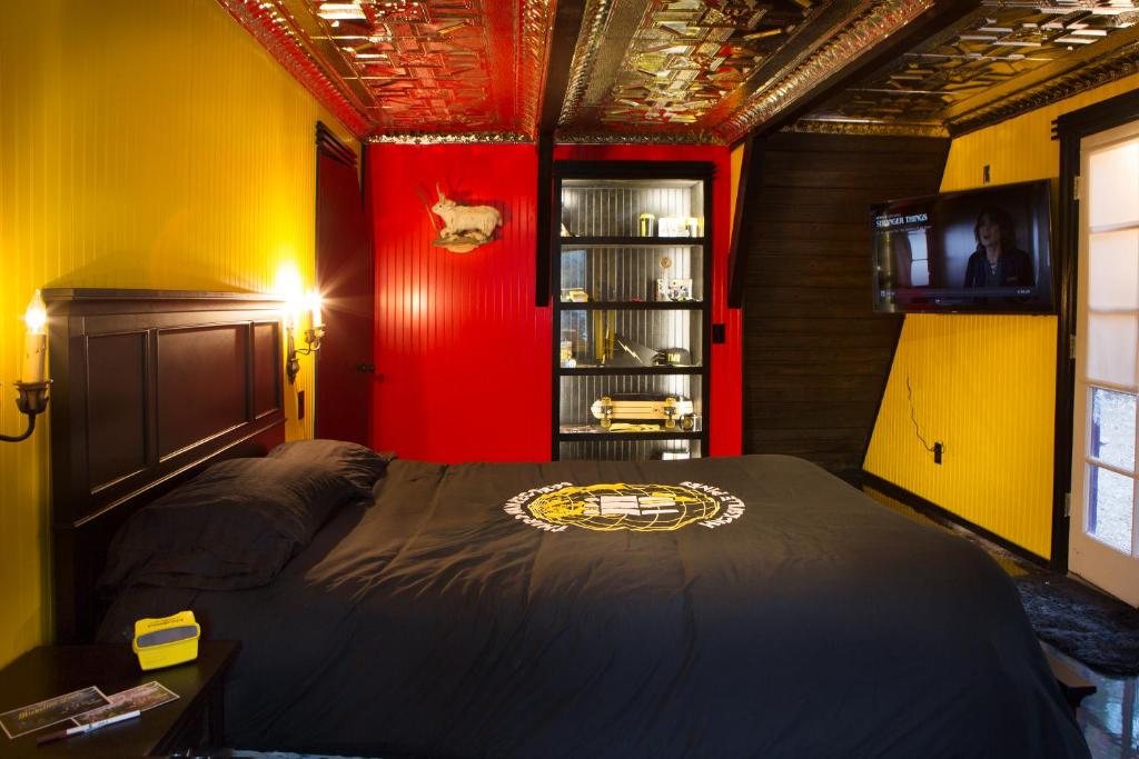 Hicksville Pines Chalets & Motel - 