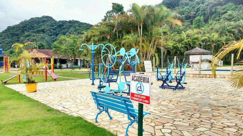  Casa em Ubatuba - Condomínio com acesso ao Rio Grande