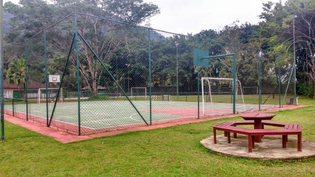  Casa em Ubatuba - Condomínio com acesso ao Rio Grande