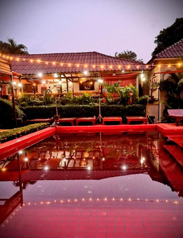 Red Moon Hideaway - 5