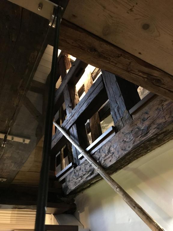Palanda nebo palandy na pokoji v ubytování Historisches Tagelöhnerhaus