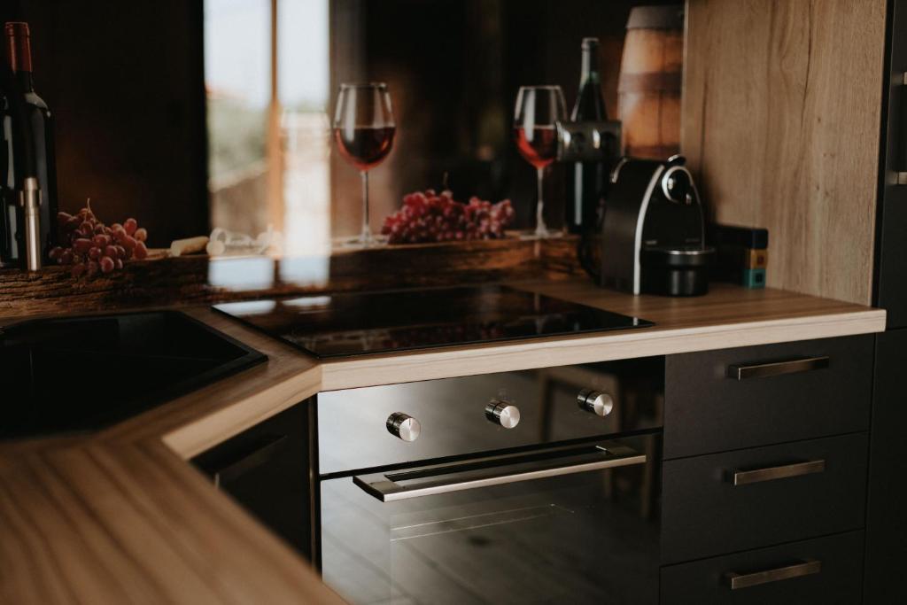 Kuchyňa alebo kuchynka v ubytovaní Sivota Luxury Apartments
