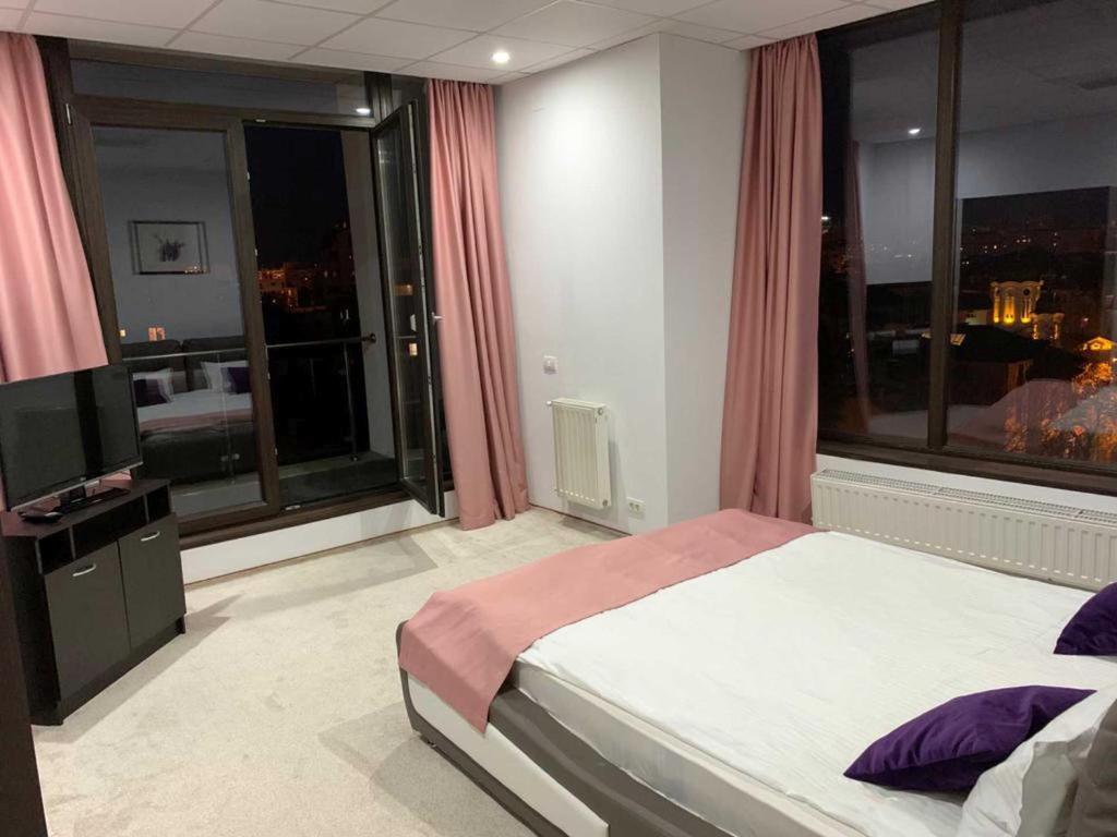 One88 Apartments - 女王套房与水疗浴