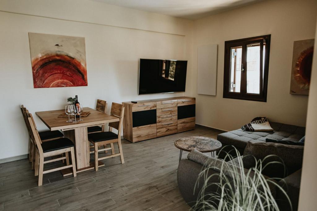 Televízia a/alebo spoločenská miestnosť v ubytovaní Sivota Luxury Apartments