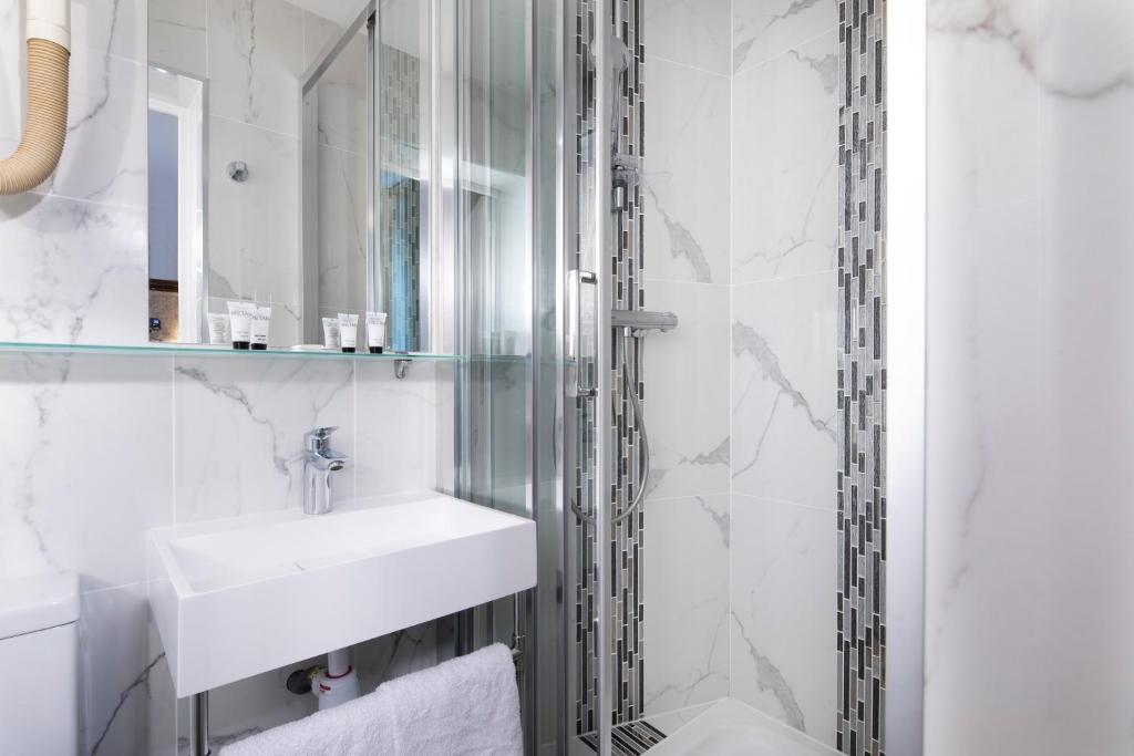 Hôtel de Genève - Resim 19