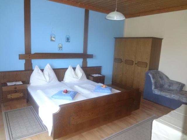 Postel nebo postele na pokoji v ubytování Gasthof Gangl