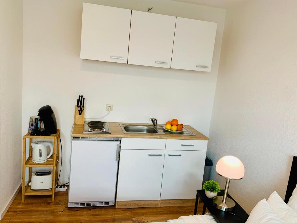 Direkte Uninähe: Ferienwohnung mit großem Doppelbett, Küchenzeile und neu renoviertem Badezimmer