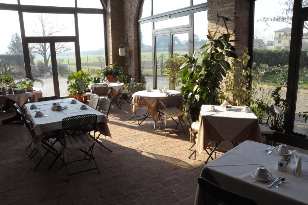 Reštaurácia alebo iné gastronomické zariadenie v ubytovaní Agriturismo-R&B Corte dei Gioghi