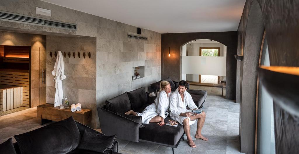 Posezení v ubytování Gartenhotel Völser Hof - Adults Only