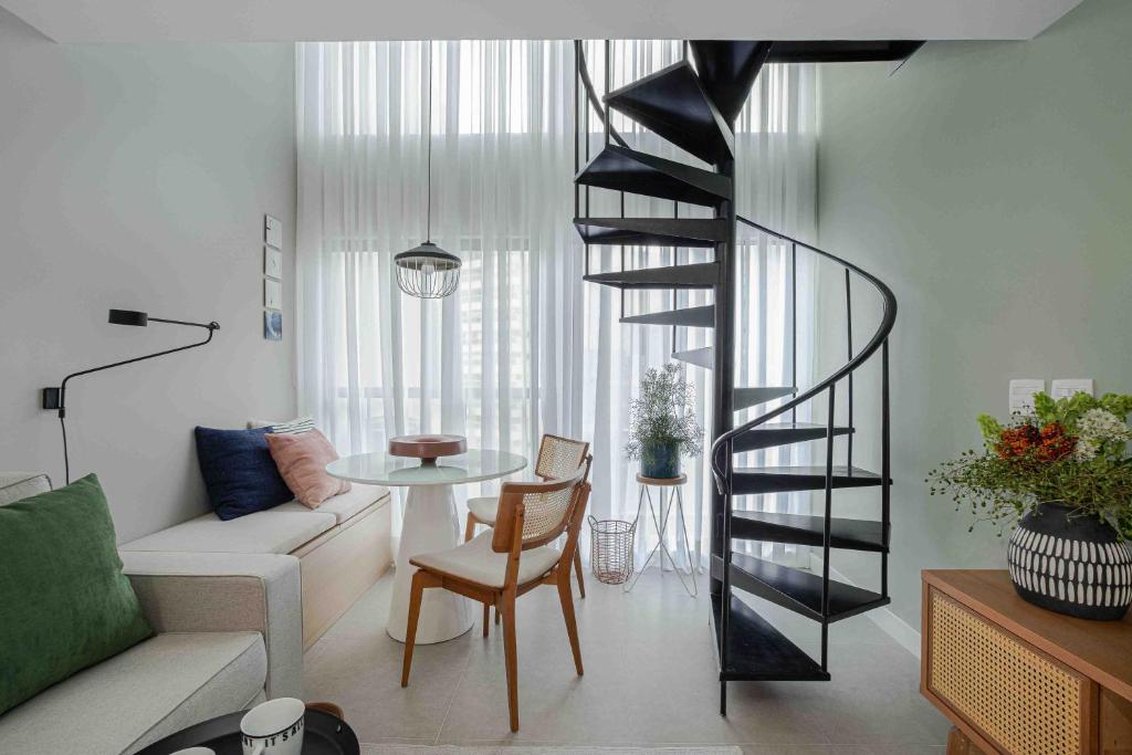  Loft reformado ao lado da Avenida Paulista