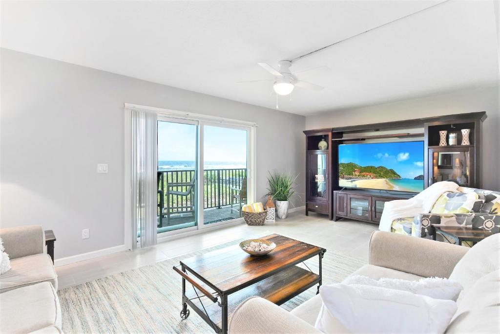 Χώρος καθιστικού στο Cocoa Beach Club