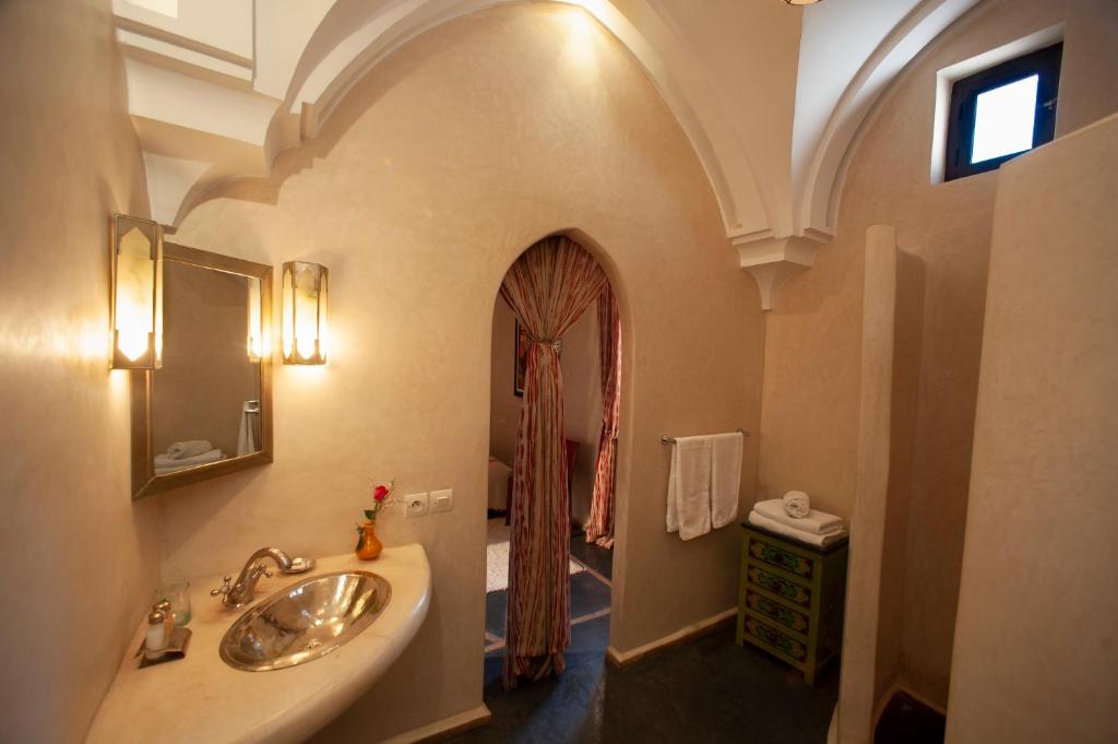 Koupelna v ubytování Riad des trois palais