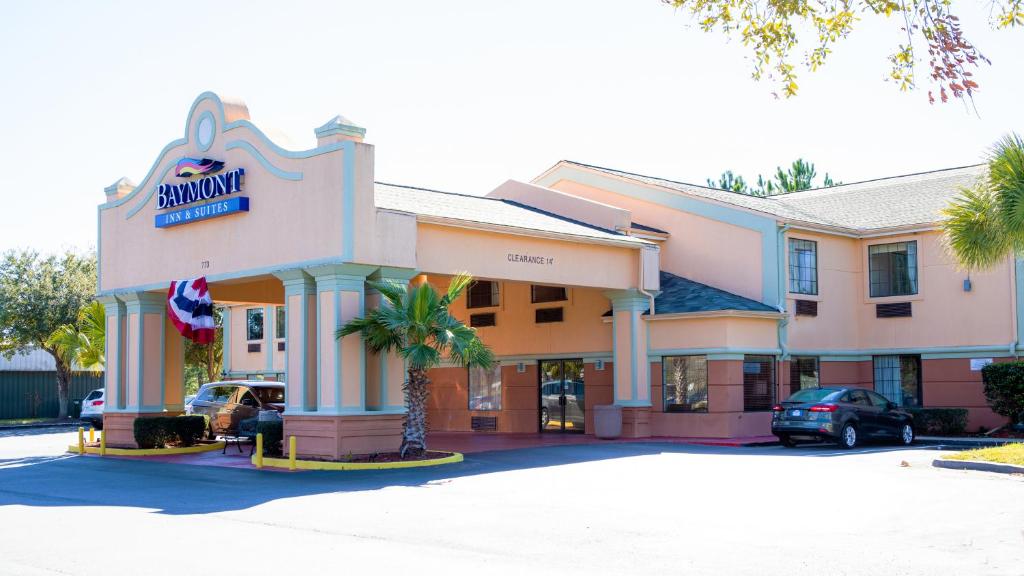 hilton hotels in hinesville ga