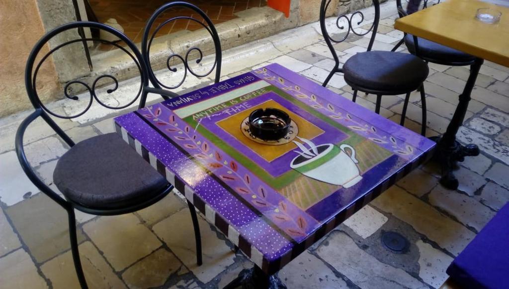 Reštaurácia alebo iné gastronomické zariadenie v ubytovaní Accomodation Gina