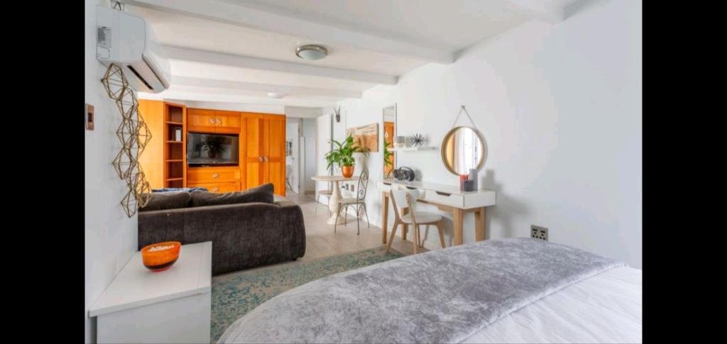Antilles on Beach - Housity