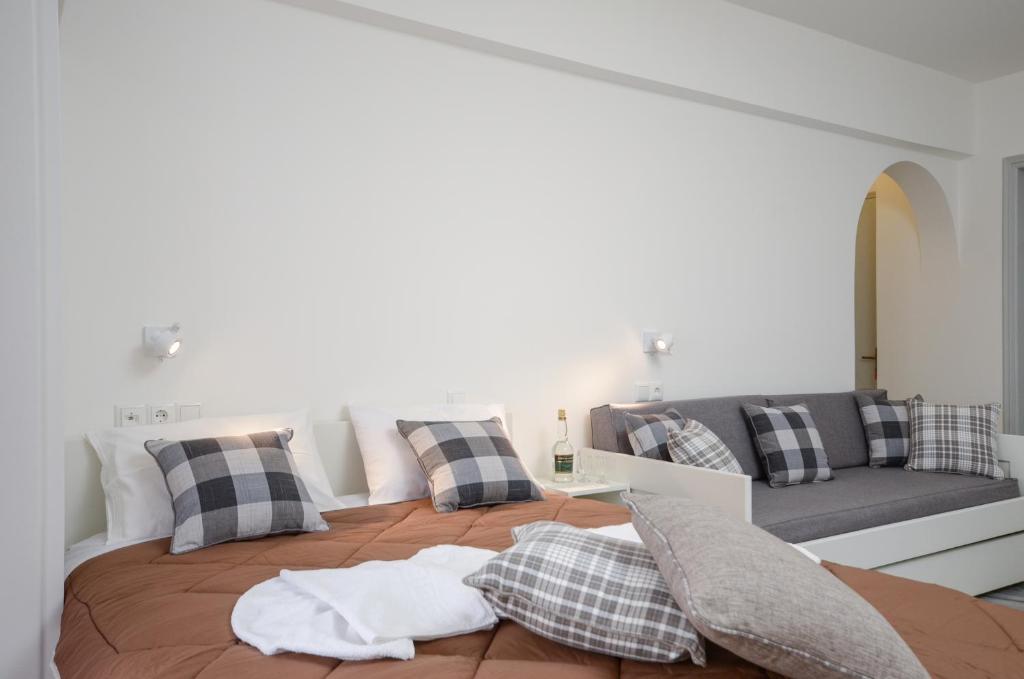 A bed or beds in a room at Soula Naxos