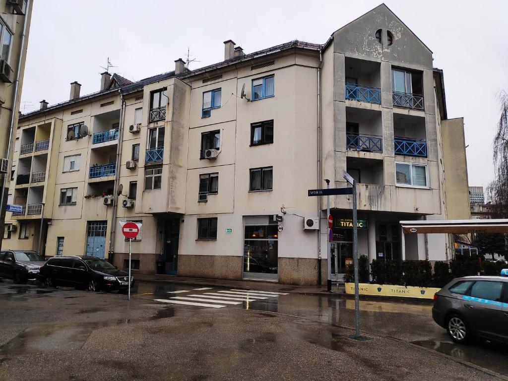 Budova, kde se apartmán nachází