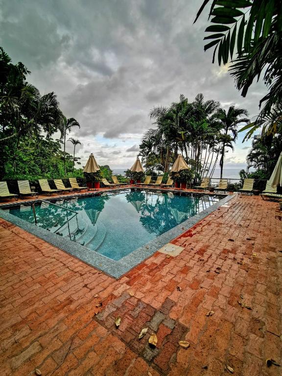 Bazén v ubytování Hotel Costa Verde nebo v jeho okolí