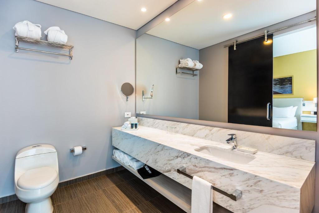 Crowne Plaza Barranquilla, an IHG Hotel - Standard Queen Room With City View - High Floor