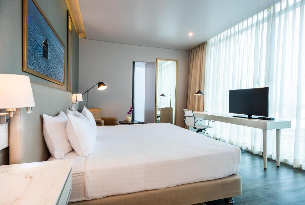 Crowne Plaza Barranquilla, an IHG Hotel - Deluxe King Room - Non-Smoking