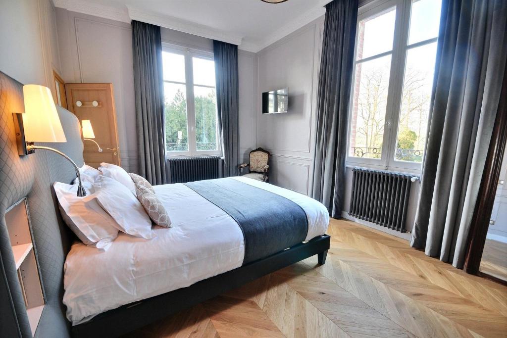 Château de la Bribourdière - Double Room With Garden View