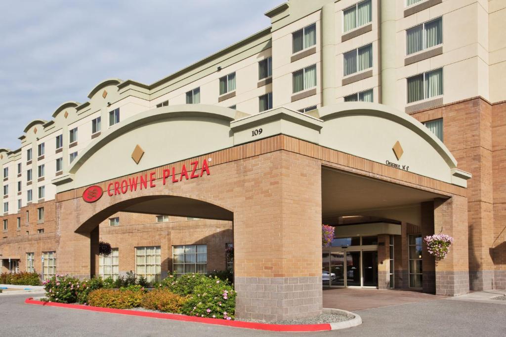 a rendering of the front of a hotel at Crowne Plaza Anchorage-Midtown, an IHG Hotel in Anchorage