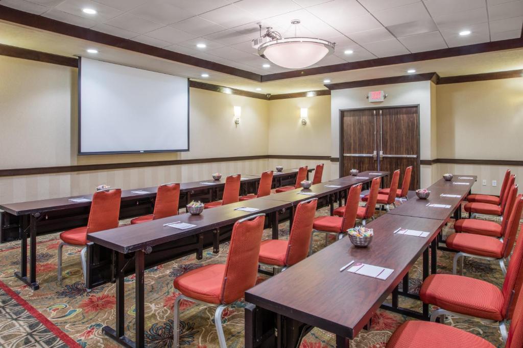 Konferenční prostory v ubytování Crowne Plaza Anchorage-Midtown by IHG
