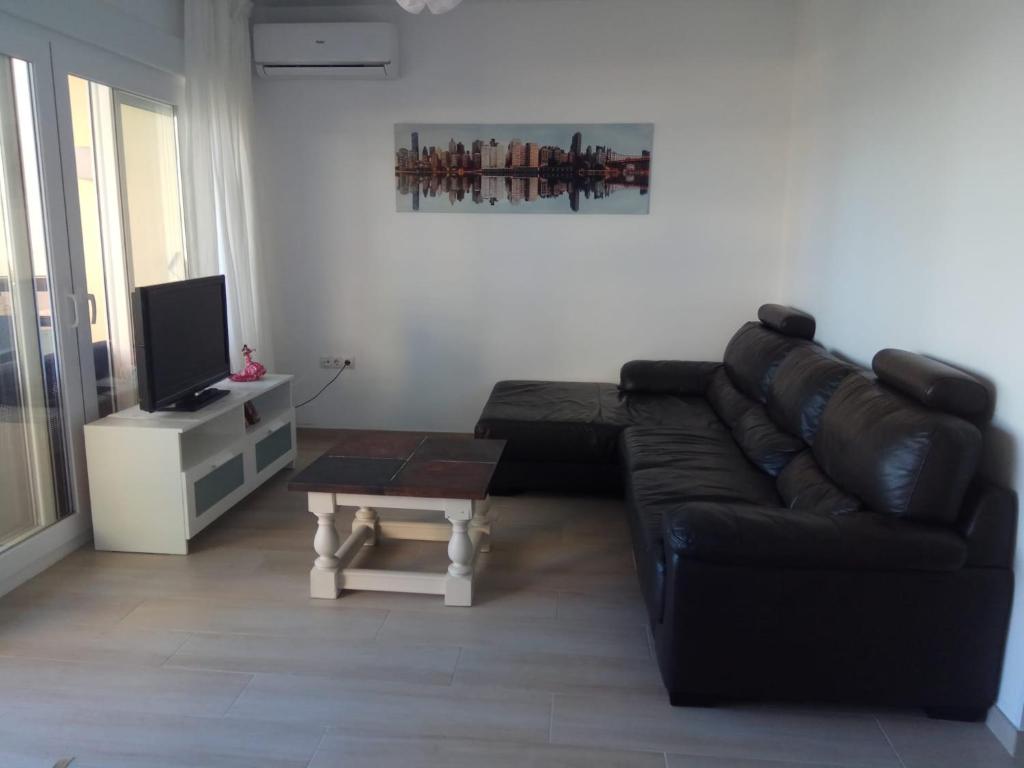 Posezení v ubytování Esplendido APARTAMENTO, CARIHUELA EDIFICIO EL REMO, PRIMERA LÍNEA