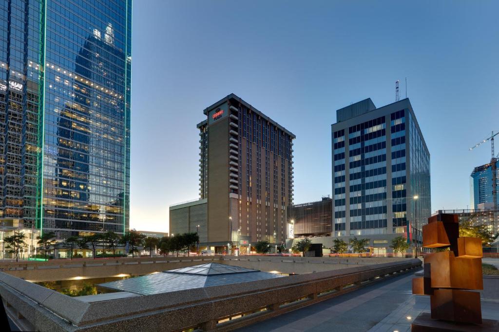 Crowne Plaza Dallas Downtown