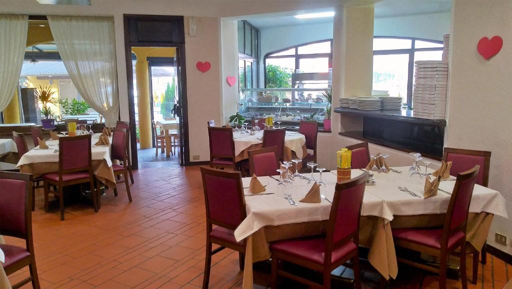 Restauracja lub miejsce do jedzenia w obiekcie Hotel Franini