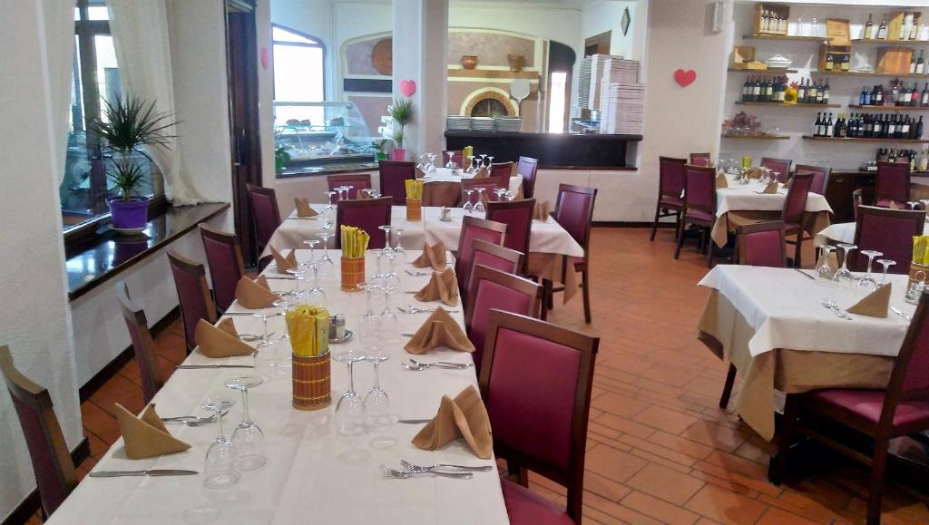 Restauracja lub miejsce do jedzenia w obiekcie Hotel Franini