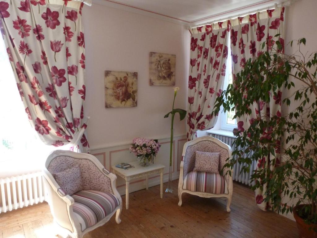 Posezení v ubytování Manoir De Savigny