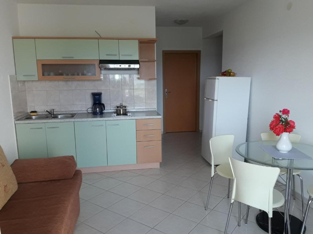 Kuchyňa alebo kuchynka v ubytovaní Apartment Manuela
