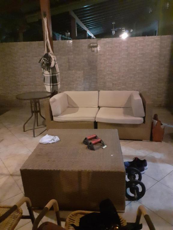 Casa em condomínio fechado