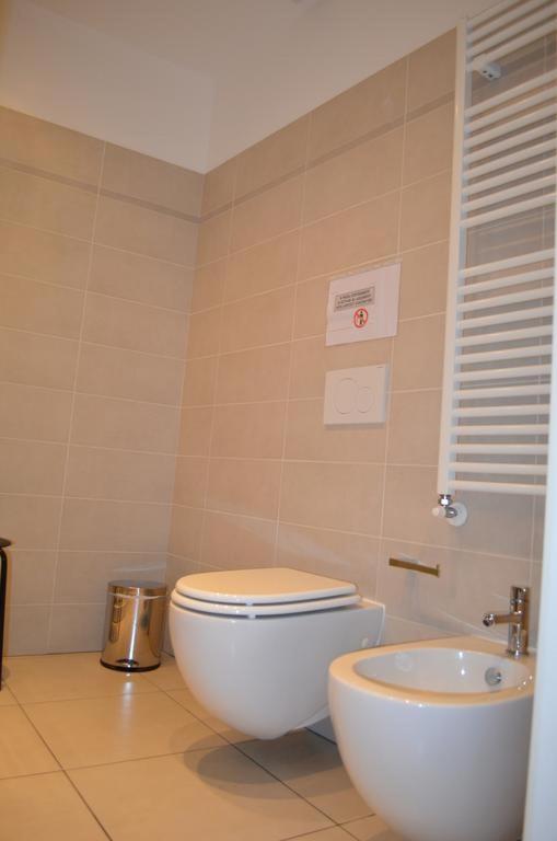 A bathroom at White Dream Spotorno