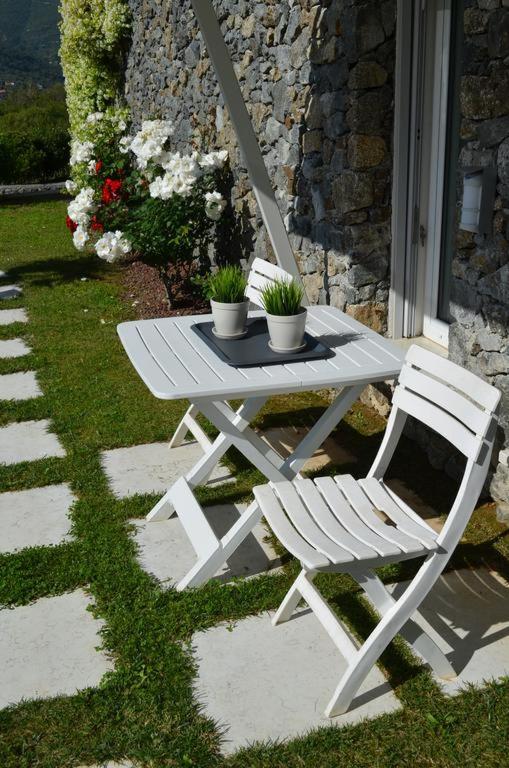 A garden outside White Dream Spotorno