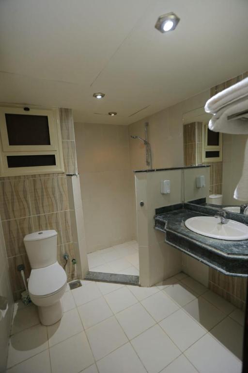 A bathroom at La Sirena Hotel & Resort - Families only