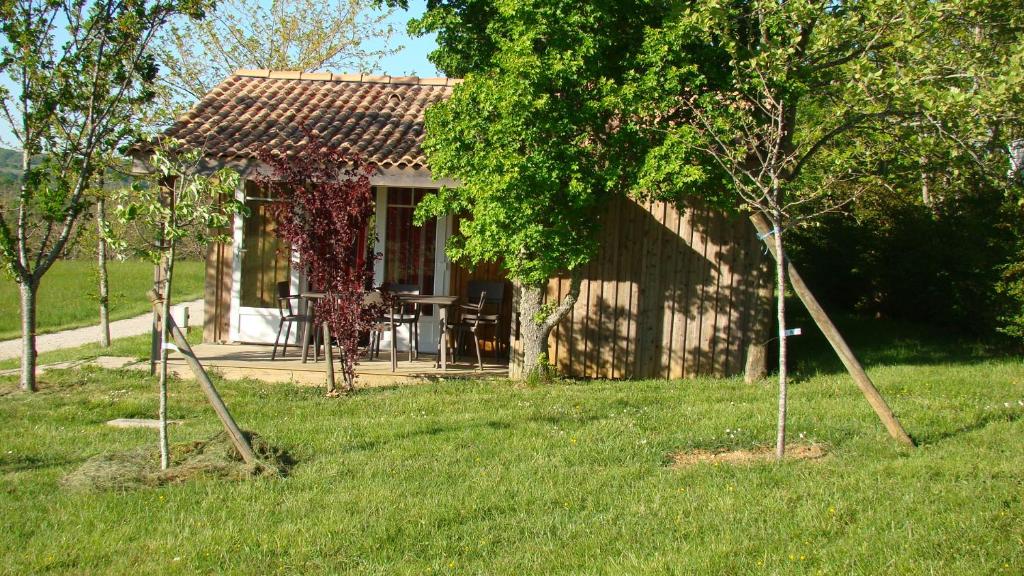 Zahrada ubytování CAMPING LES GRAVES