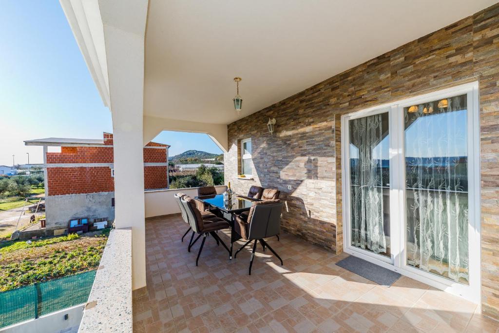 Balkón nebo terasa v ubytování VILLA LaMARIN