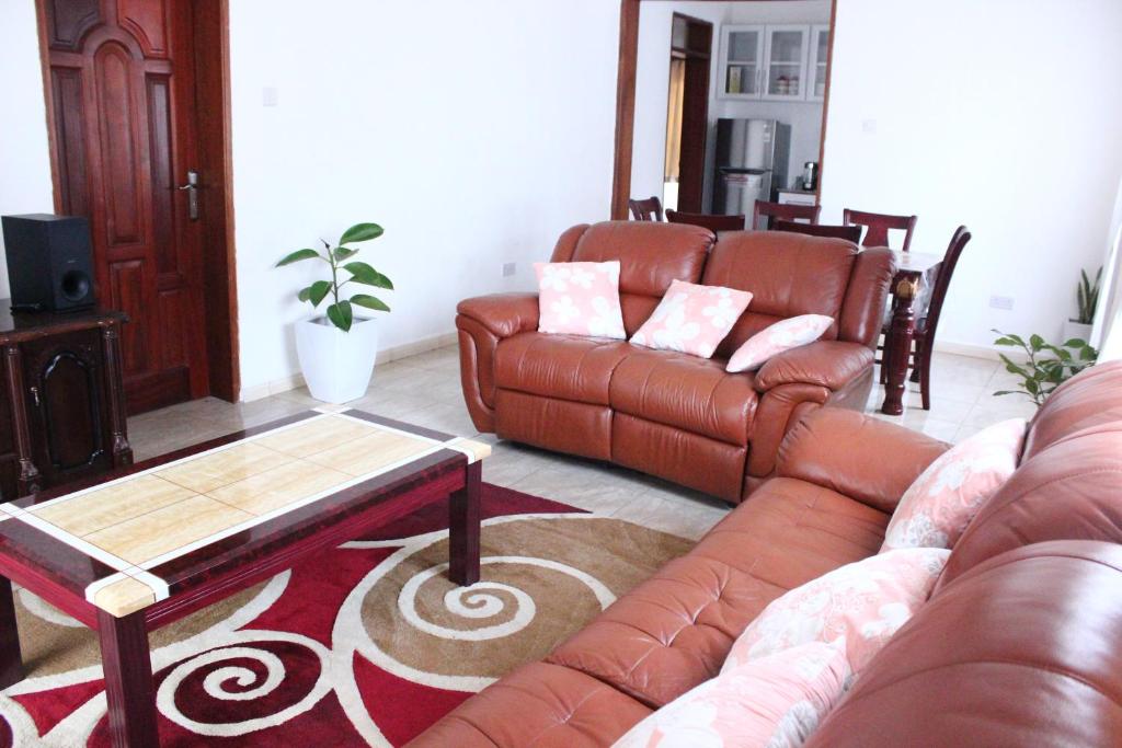 Muyenga Luxury Vacation Home - Two-Bedroom Townhouse