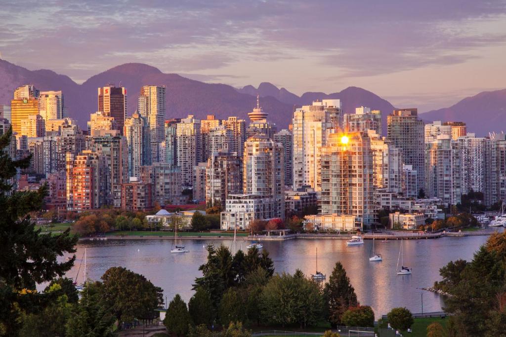 Gallery image of Luxury Penthouse w Outdoor Shower, Views and Parking in Vancouver