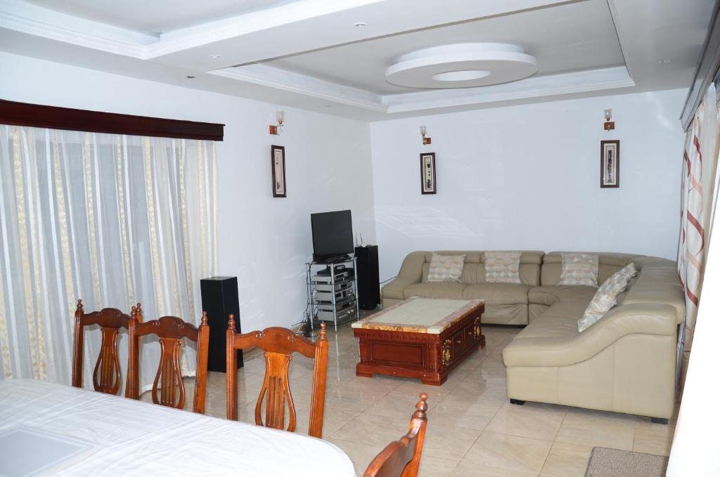 Muyenga Luxury Vacation Home - Two-Bedroom House