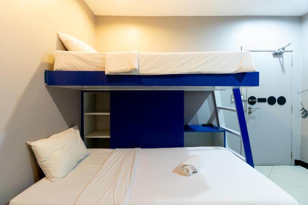 The Secret Service Bed & Breakfast - Mixed Dormitory Room