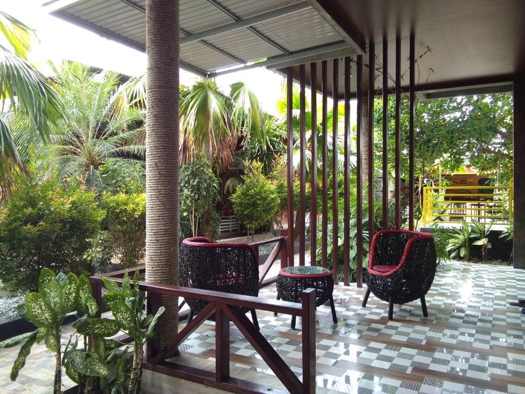 Lawaka Hotel - Deluxe Double Or Twin Room With Balcony