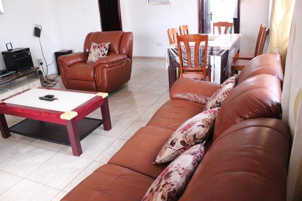 Muyenga Luxury Vacation Home - Two-Bedroom House