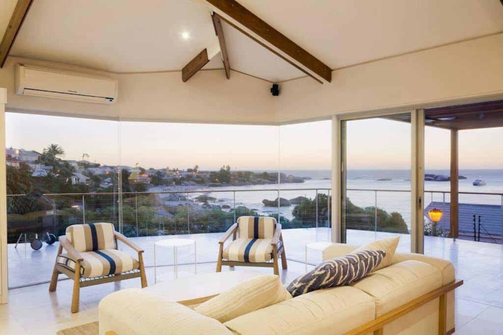 Foto dalla galleria di Clifton 3rd Beach house - Breathtakingly Beautiful Views! a Città del Capo