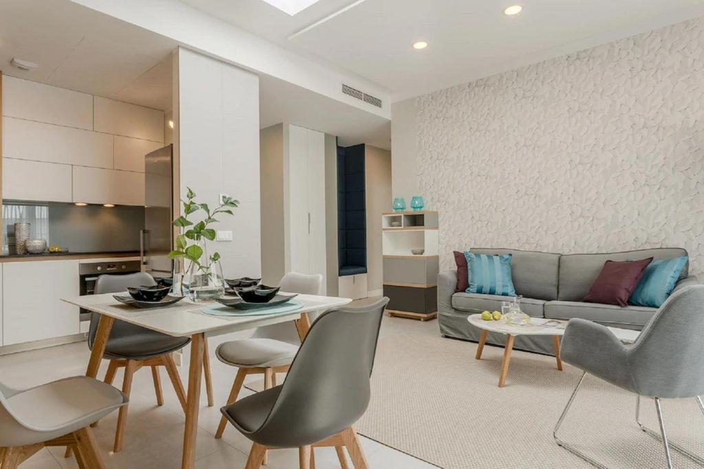 AbsyntApart Market Square Wroclaw - Two-Bedroom Apartment