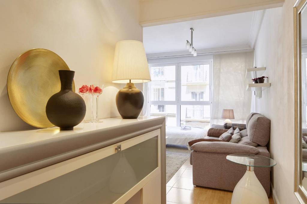 A seating area at Hurbil - Basque Stay
