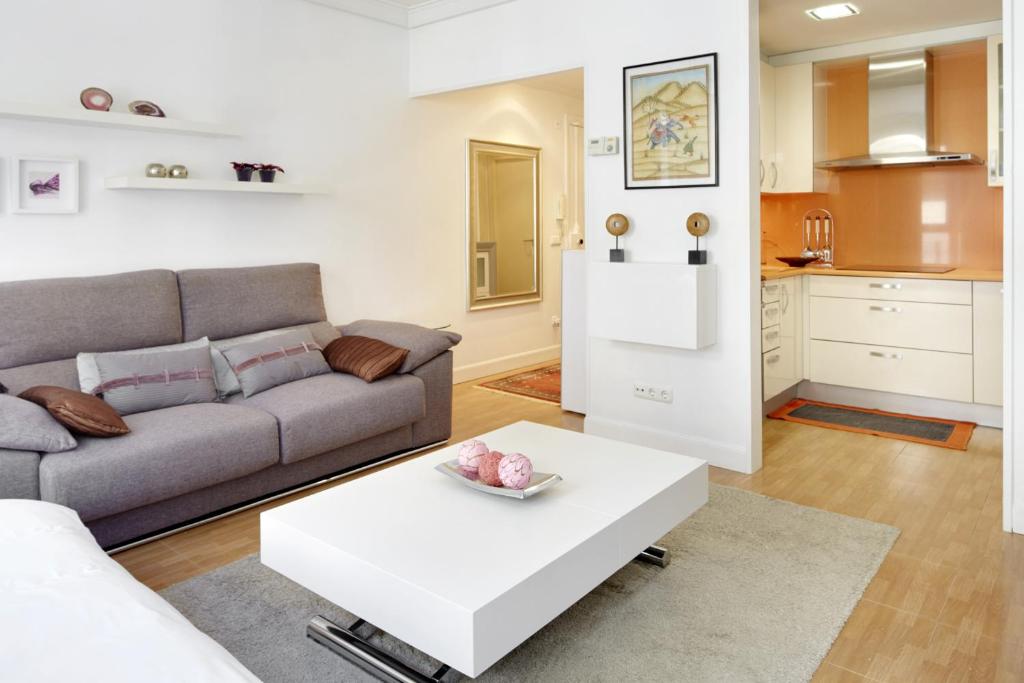 A kitchen or kitchenette at Hurbil - Basque Stay
