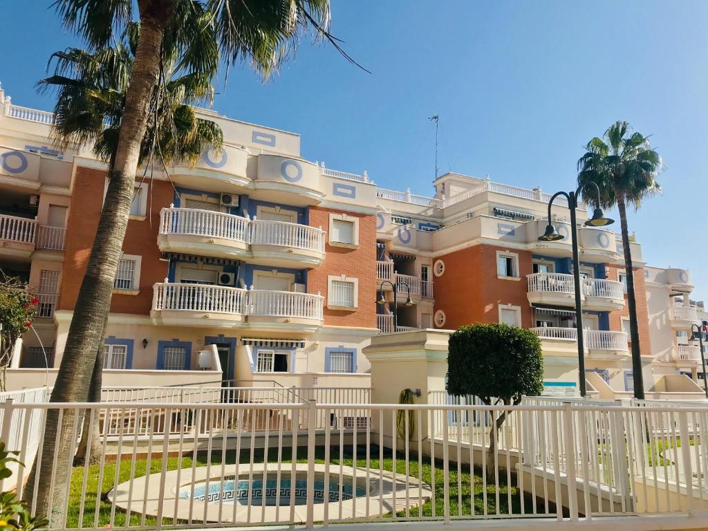Apartamento Esbamar Bajo, Roquetas de Mar, Spain - Booking.com